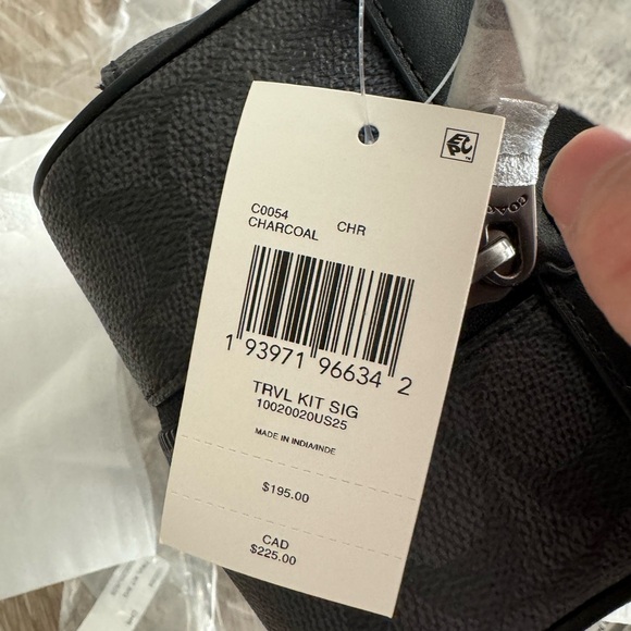 coach Travel Kit In Signature Canvas - Picture 8 of 8